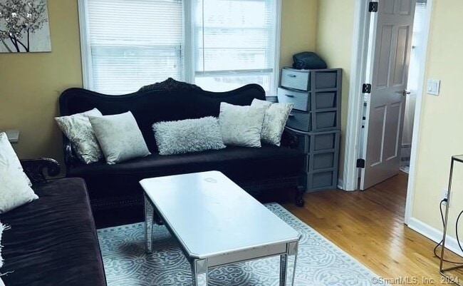 Photo - 51 Plumtree Ln