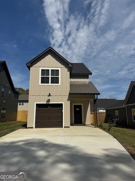 Photo - 305 Georgia St