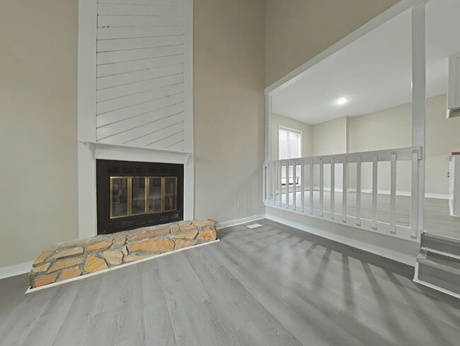 Photo - 857 Danish Dr