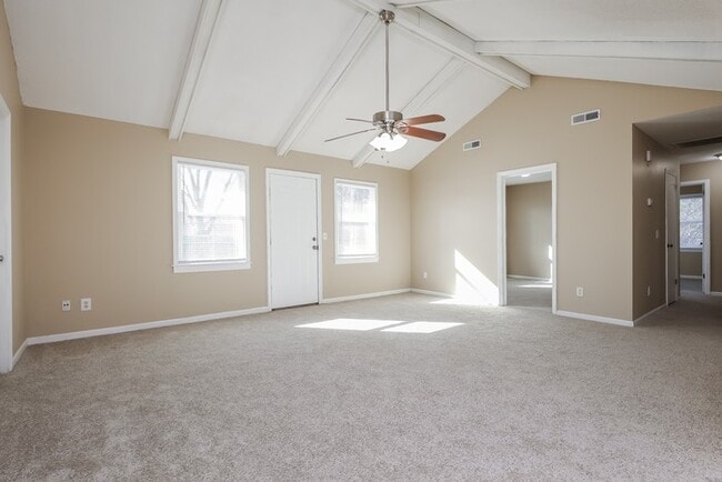 Photo - 403 Oxford Rd