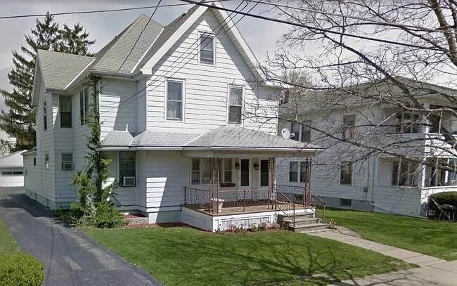 Building Photo - 36 Haendel St Unit First Floor