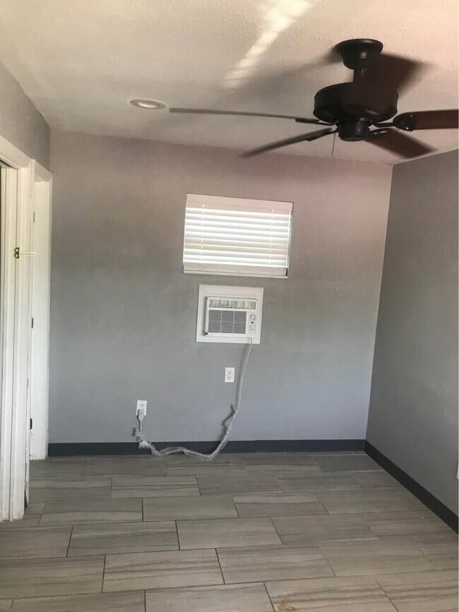4999 S Ridgewood Ave Unit 2