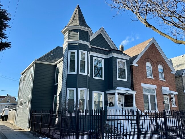 Building Photo - 1714 N Lawndale Ave Unit 2