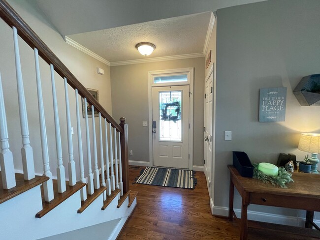 Photo - Charming 4 bedroom/2.5 bathroom in Tudor Branch!