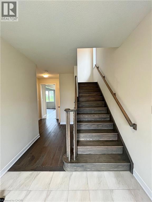 Photo - 66 Aviron Cres