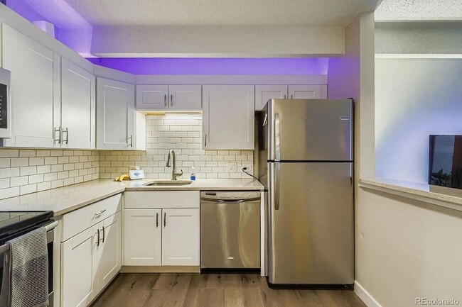 Photo - 555 E 10th Ave