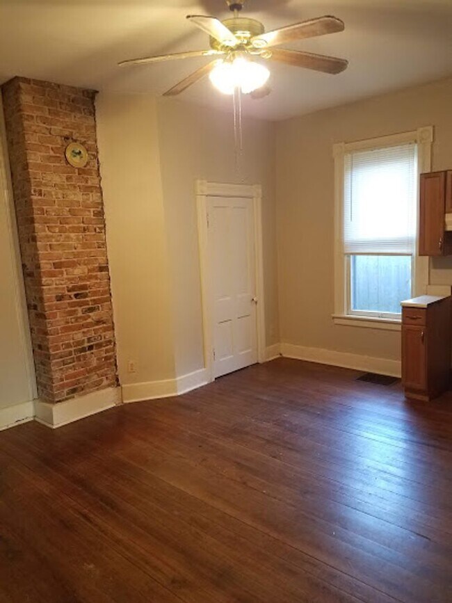 Photo - 2 Bed1 Bath Fenced in Backyard and Garage