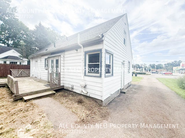 Photo - 1569 W Market St