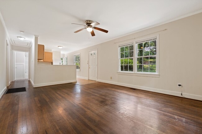 Photo - 1208 Hillview Rd