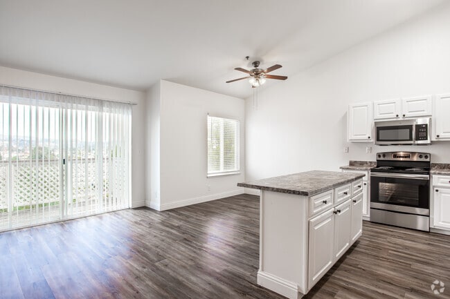 2HAB, 2BA - 970 ft²