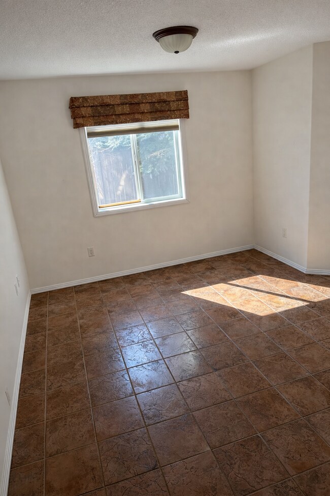 Photo - 8912-8156 156 St NW