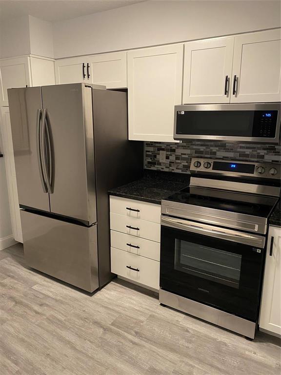 Building Photo - 3350 Jaywood Terrace Unit J122