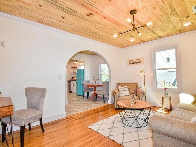Photo - 408 Green Acres Dr