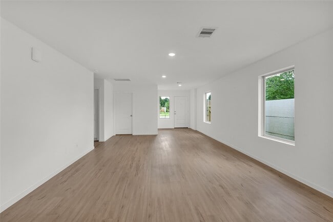 Photo - 17942 Becker Lndg Dr