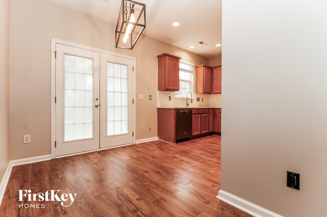 Photo - 2418 Stadium Dr