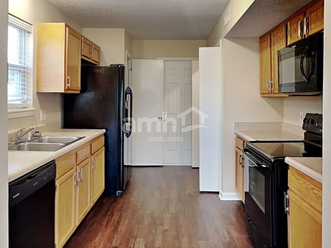 Photo - 1685 Willowview Ln