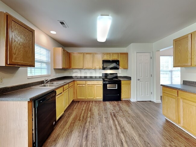 Photo - 735 Big Twig Ln
