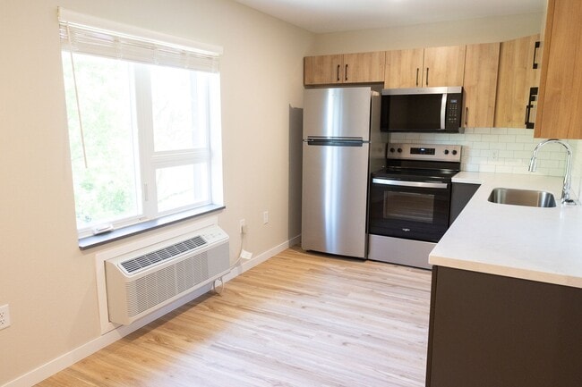 Photo - Riverview Apartments