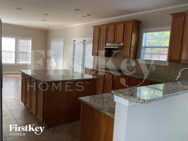 Photo - 2304 Blackburn Pass