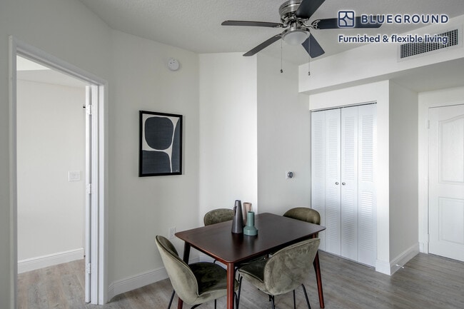 Photo - 987 SW 37th Ave Unidad FL7-ID84