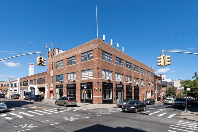 Photo - 455 Park Avenue South