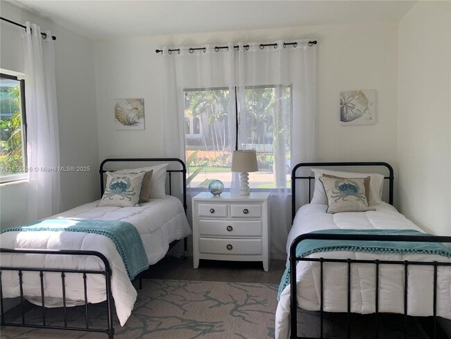 Photo - 6911 Sunrise Pl