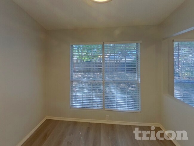 Photo - 2601 Country Creek Ln