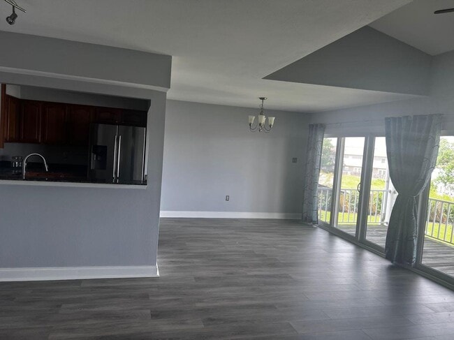 Photo - 112 Northshore Cir