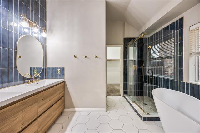 Photo - 8100 Twin Oaks Dr