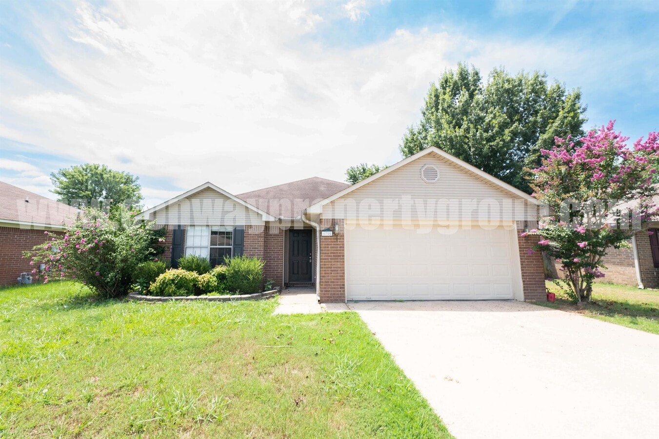 Photo - 1755 Longfellow Dr