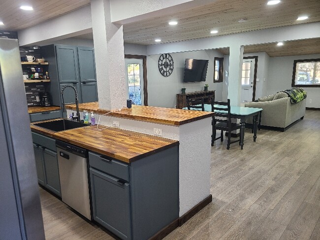 Photo - 1856 Canyonville-Riddle Rd