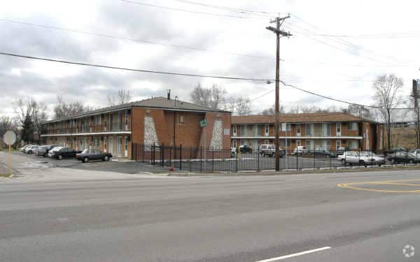 Photo - 6545-6547 W 111th St