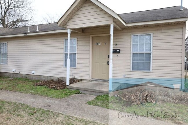 Photo - Recently renovated 2 bed, 1 bath apt - washer, dryer and utilities included!! HUD accepted!