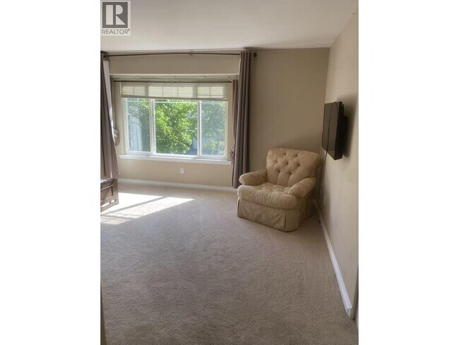 Photo - 2048 Parkway Blvd