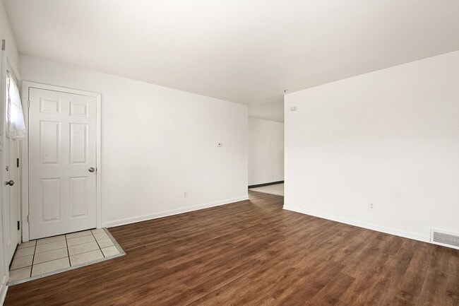 Photo - 4031 Goodell Ln Unit 5