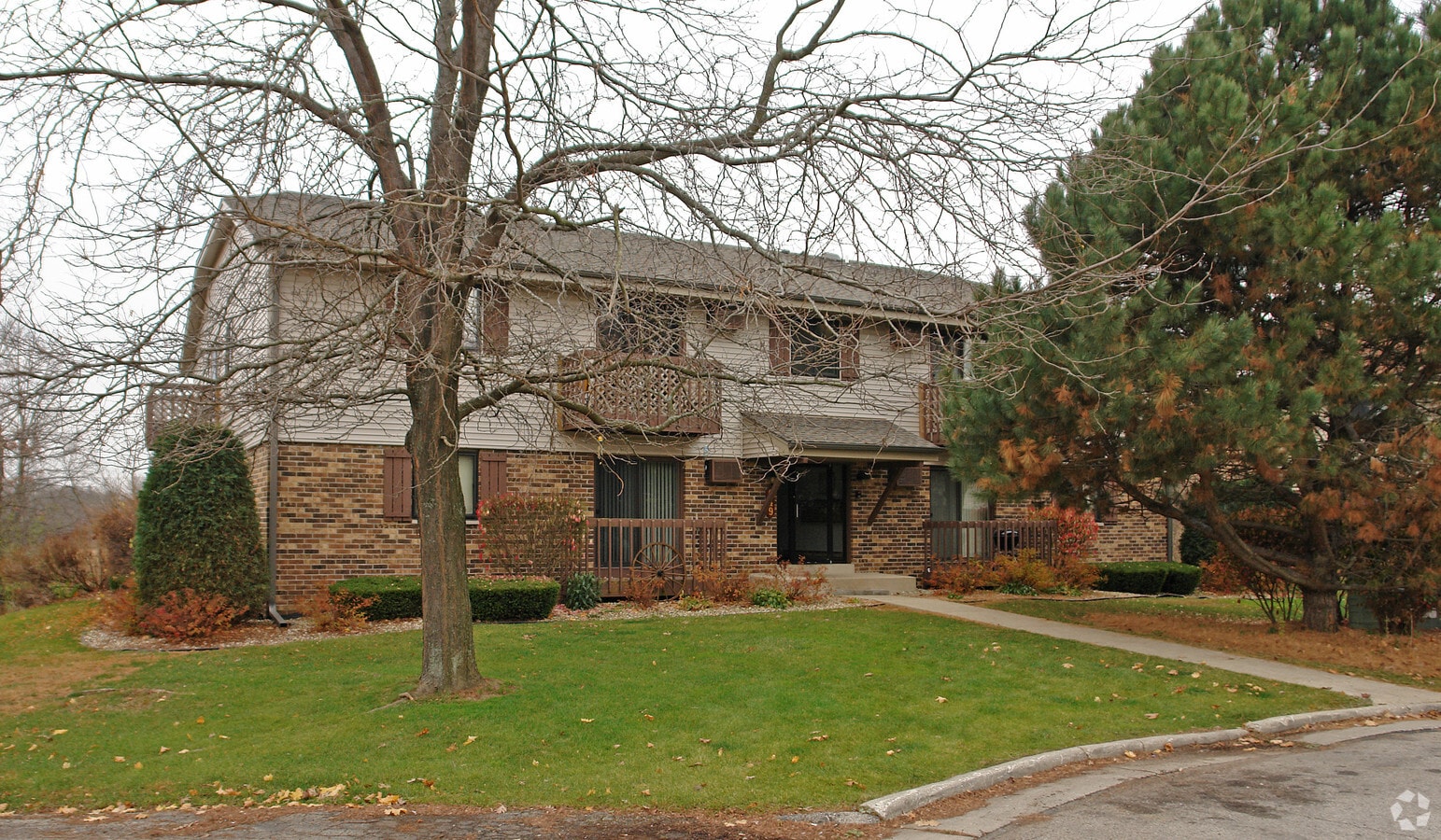 Photo - 649 Foxtree Cir