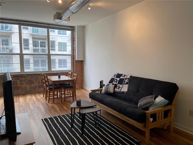 Photo - 800 Peachtree St NE Unidad 8507