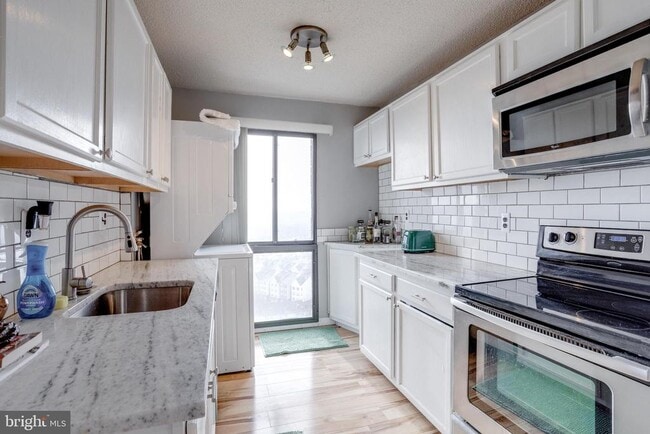 Photo - 250 S Reynolds St Unidad 1410