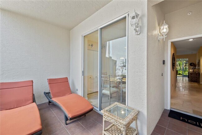 Photo - 9611 Castle Point Dr Unit 915