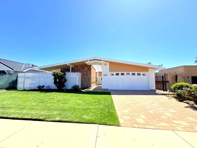 Photo - Fantastic Single Story 3 bed - 3 bath with backyard in Malibu - Topanga Beach Area
