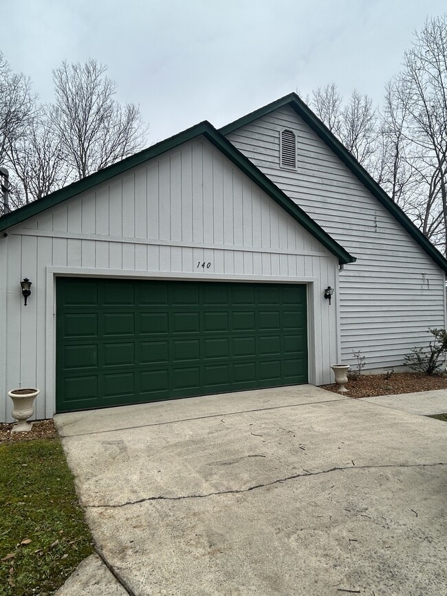 Photo - 140 Havenridge Cir