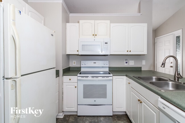 Photo - 129 Bridlewood Ave