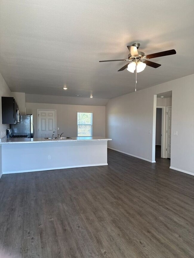 Move-In Ready! Beautiful 3-Bedroom, 2-Bath Home in Park Place with a Spacious, Wood-Privacy-Fence...
