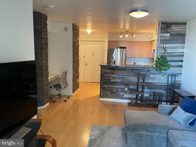 Photo - 1000 New Jersey Ave SE Unit 904