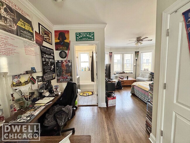 Photo - 3820 N Greenview Ave Unit 1