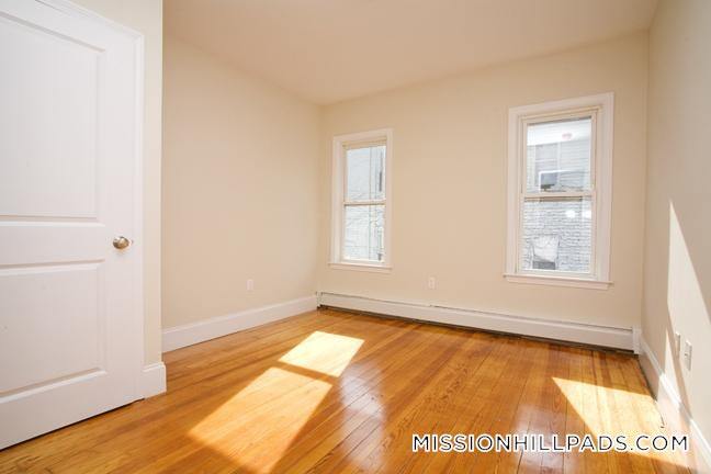 Photo - 12 Parker Hill Ave Unidad 3