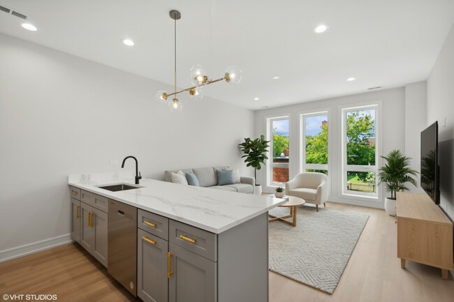 Photo - 3715 S Giles Ave Unit 1