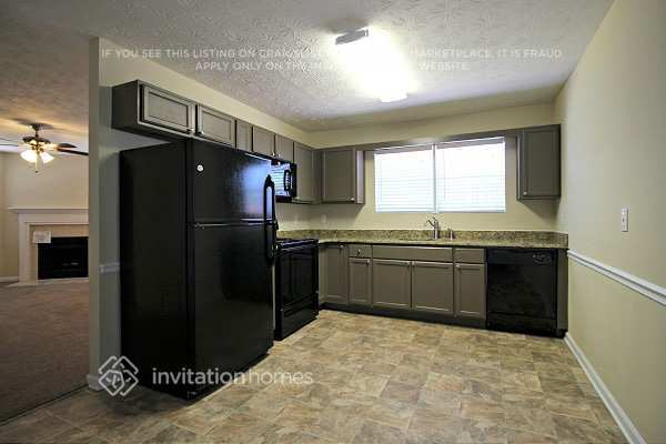 Photo - 1630 Boxcar Pl NE