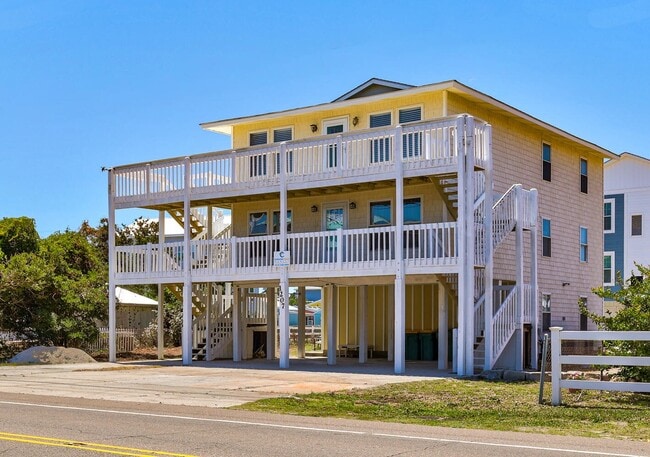 1207 Fort Fisher Blvd N