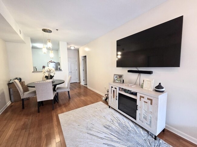 Photo - 318 54th St Unit 1A